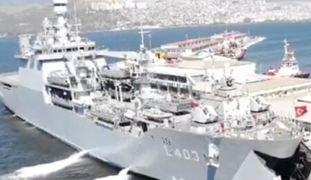 TCG Sancaktar ve TCG Bayraktar selden etkilenen Libya'ya ulaştı