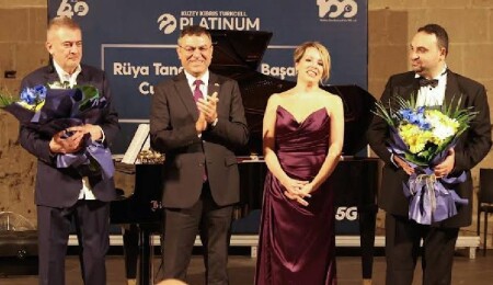 Kuzey Kıbrıs Turkcell Platinum üyelerine özel Cumhuriyet resitali düzenledi