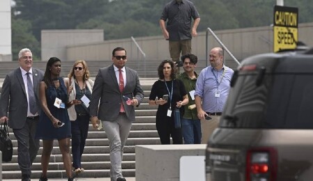 ABD Temsilciler Meclisi, Cumhuriyetçi Santos'u ihraç etti