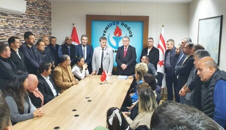 Erhan Arıklı, YDP Genel Başkanlığı için adaylık başvurusunu yaptı
