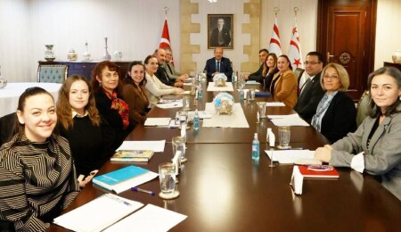 Cumhurbaşkanlığı’ndaki toplantıda yaşlı bakımevleri yasa tasarısı ve Sınırüstü’ndeki yaşlı bakımevi ele alındı