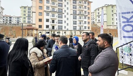 Uluslararası medya mensupları Malatya'da deprem bölgesi hakkında bilgilendirildi