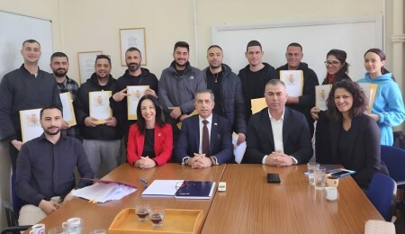 Beyarmudu köyü gençlerine arsa dağıtıldı