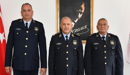 PGM Yardımcılığına atanan Adalıer ve Saçar’a rütbeleri takıldı