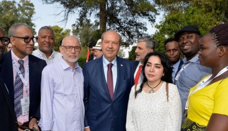 Cumhurbaşkanı Tatar, sağlık turizmi delegelerine resepsiyon verdi