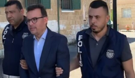 Sahte diploma soruşturması: Gazeteci Sefa Karahasan 3 gün tutuklu kalacak