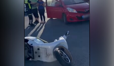 Dikkatsiz sürücü motosikletliye çarptı!
