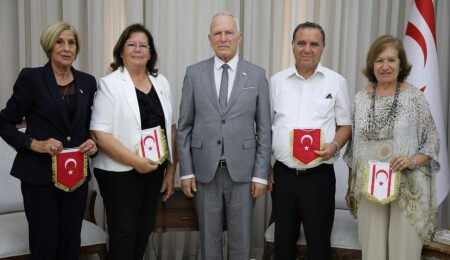 Larnakalılar Derneği, Meclis Başkanı Töre’yi Kayıp Otobüs Anıtı’nın açılışına davet etti