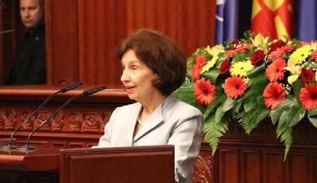 Kuzey Makedonya'nın ilk kadın cumhurbaşkanı görevi resmen devraldı