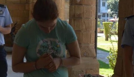 Valizinde uyuşturucu kalıntısı olan öğütücü tespit edilen Safiye Korkmaz cezaevine gönderildi