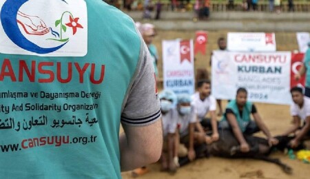 Cansuyu ekipleri 40 bin Arakanlı mülteciye kurban eti dağıttı