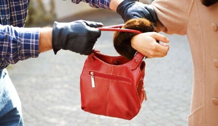 Baf’ta kapkaç; 70 yaşındaki kadının çantası çalındı