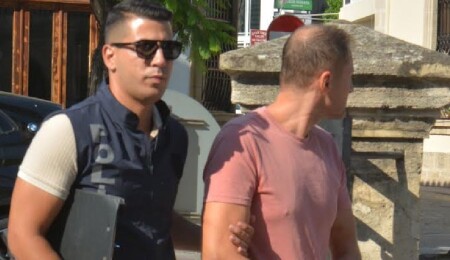 Otelde sarhoş şekilde etrafa saldıran ve bıçak çeken Aleksandr Sharshov cezaevine gönderildi