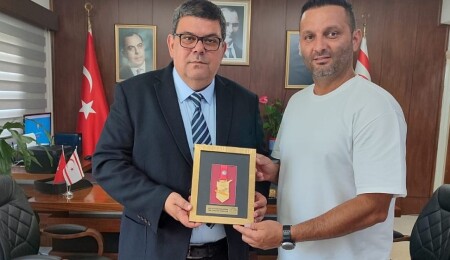 Özdemir Berova, Atletizm Federasyonu’nu kabul etti: Buse, ülkemiz gençlerinin önünü açtı