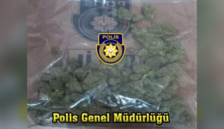 Trafik ekipleri 2 araçta uyuşturucu buldu