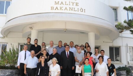 Tasdik memurlarına yeni yasal düzenlemeye göre belgeleri verildi