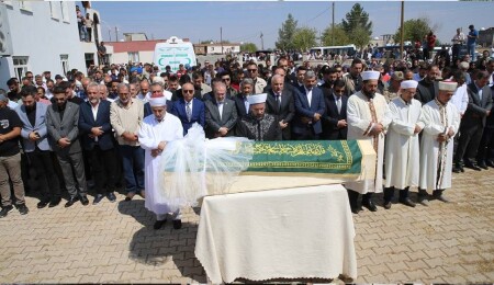 Narin'e duvaklı veda tepki topladı! Köyünde defnedildi