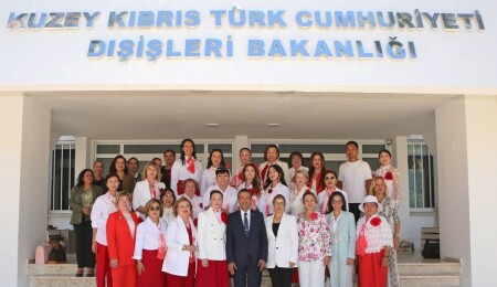 Ertuğruloğlu, Kazakistan İş Kadınları Derneği heyetini kabul etti