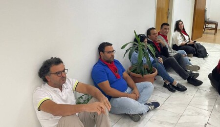 KTOEÖS Maliye Bakanlığı'nda oturma eylemi yaptı