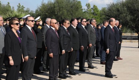 Dr. Fazıl Küçük Anıt Mezarı'nda tören düzenlendi