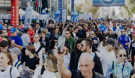 Ülker Lefkoşa Maratonu’nda binlerce kişi kahramanlarımızla zafere koştu
