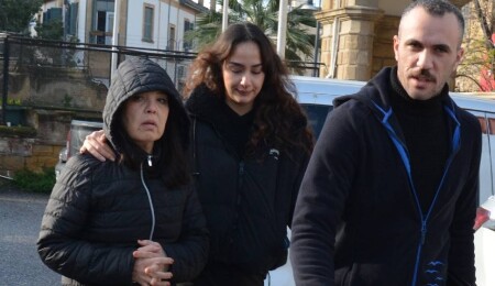 Ön izin vaadiyle kandırdığı 3 kişiden 8 bin dolar aldığı iddia edilen zanlı teminata bağlandı