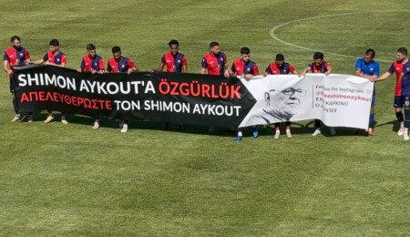 Yeniboğaziçi futbol takımından Simon Aykut'a destek