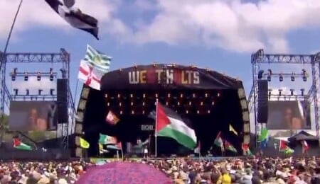 İngiltere'de düzenlenen dünyaca ünlü Glastonbury Festivali'nde "İsrail ordusuna ölüm" sloganları atıldı