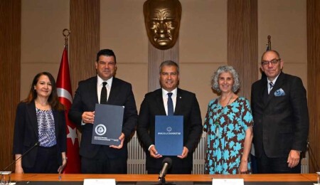 DAÜ güçlü iş birliklerine devam ediyor: Anadolu Üniversitesi ile Mutabakat Anlaşması imzalandı