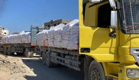 Gazze'deki hükümet: İsrail'in girişine izin verdiği 36 yardım tırının çoğu yağmalandı
