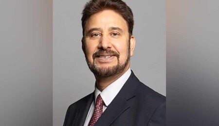 İngiltere milletvekili Afzal Khan’a yapılan karalamaya tepki: Diyalog Kıbrıs çözümünde hayati önemde