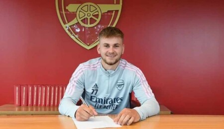 Arsenal'in eski oyuncusu Billy Vigar, oynanan maçta beyin hasarı alarak hayatını kaybetti