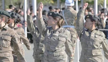 Güney Kıbrıs’ta kadınlardan gönüllü askerliğe düşük ilgi