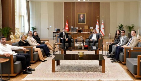 Cumhurbaşkanı Tufan Erhürman, Kıbrıs Türk Diş Tabipleri Odası’nı kabul etti