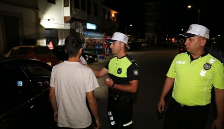 5 ilçede eş zamanlı asayiş ve trafik denetimi: 7 kişi tutuklandı