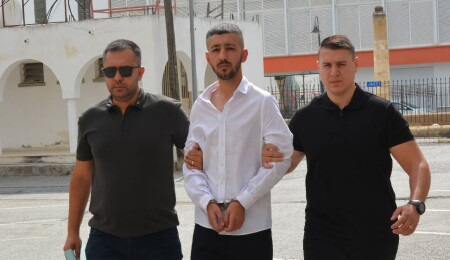 Bıçak darbesinden çantası sayesinde kurtuldu: Zanlı 2 gün tutuklu kalacak