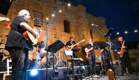 Lefkoşa Belediye Orkestrası ile Latin şarkıları Lefkoşa’da yankılandı