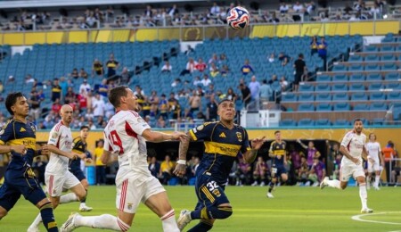 FIFA Kulüpler Dünya Kupası'nda statlardaki boşluklar gündem oldu