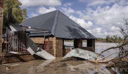 Güney Afrika'daki sel felaketinde ölenlerin sayısı 67'ye yükseldi