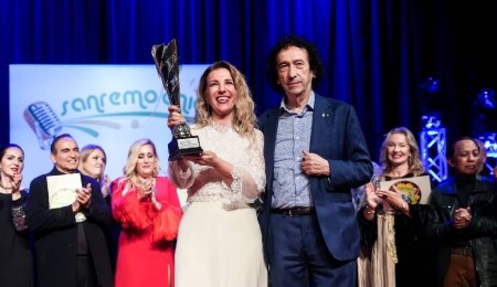 Bahar Gökhan’a İstanbul’da “En İyi Kadın Sanatçı” ödülü