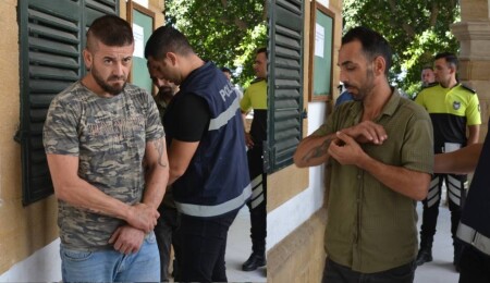 Panjuru açarak girdikleri evdeki eşyaları çaldılar