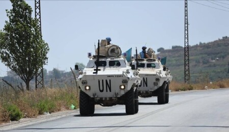İsrail, Lübnan'ın güneyinde UNIFIL askerlerinin yakınına bomba attı