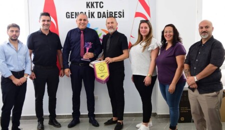 Halk Dansları Federasyonu'ndan, Gençlik Dairesi Müdürü Hüseyin Ozanoğlu’na ziyaret