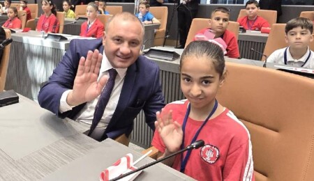 UBP Milletvekili ve eski Maliye Bakanı Alişan Şan: Çocuklar gülerse, dünya güzelleşir