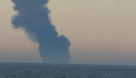 Karadeniz'de gemi yangını: 25 personel tahliye edildi