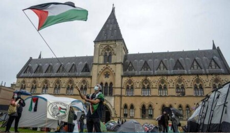 Oxford Üniversitesi'nde Gazze eylemine polis müdahale etti, 16 kişi gözaltına alındı