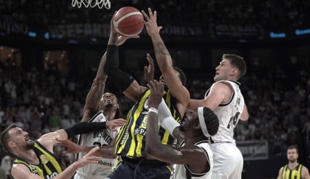 Fenerbahçe Beko şampiyonluk, Beşiktaş Fibabanka ise seriyi uzatmak için sahaya çıkacak