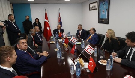 Cumhurbaşkanı Ersin Tatar, Sydney'de MÜSİAD ve DTİK ile görüştü