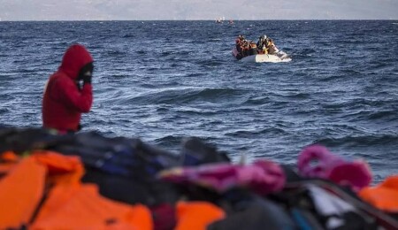Akdeniz'de, 36 saatlik operasyonla 261 mülteci kurtarıldı