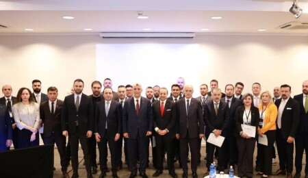Dünya Türk İş Konseyi KKTC Ülke Temsilcisi Rauf Denktaş, Prag’da Türk iş insanlarıyla buluştu